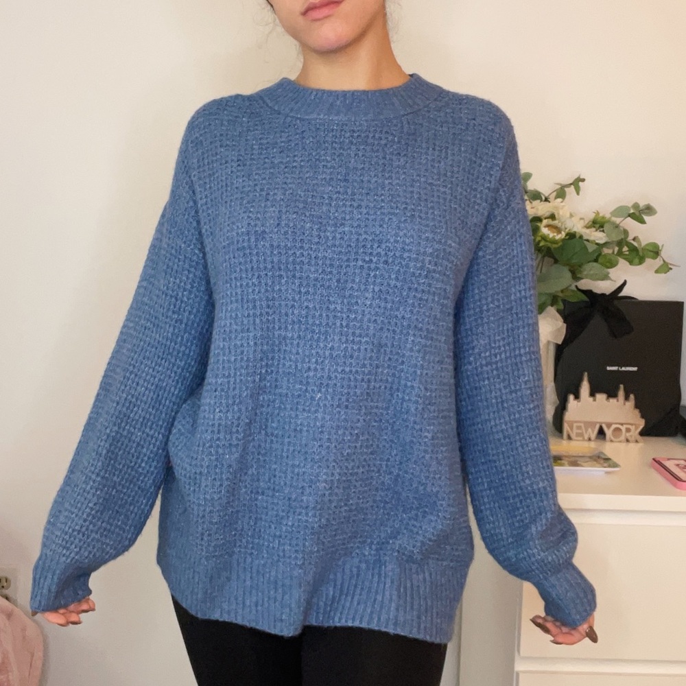 American Eagle Outfitters blue sweater
